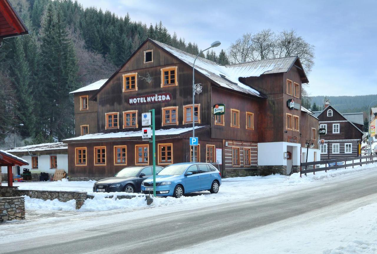 Hotel Hvezda Pec pod Snezkou Exterior photo